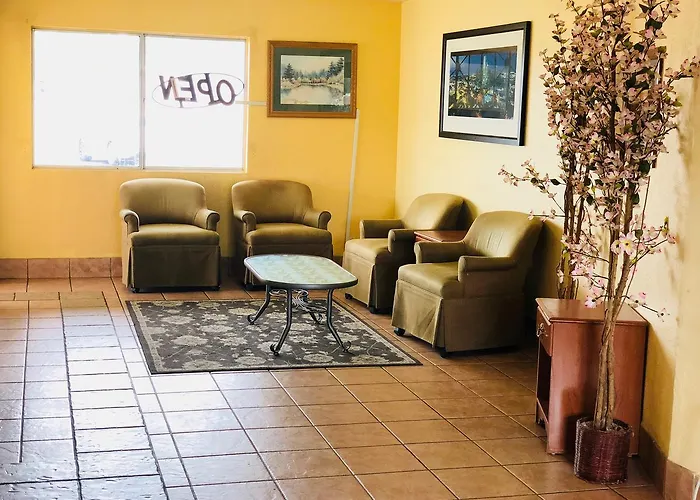 Motel: Country Host Inn